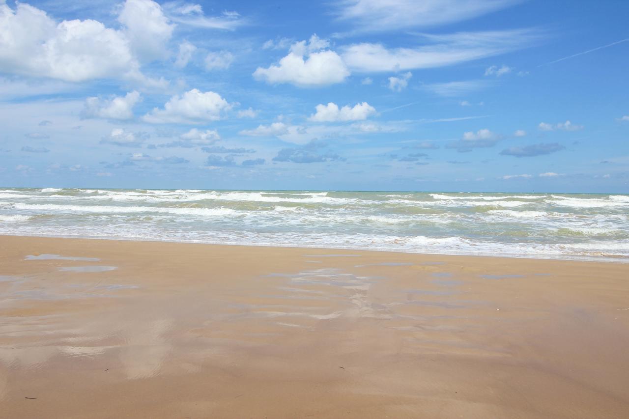 Las Puertas 201 South Padre Island Exterior photo